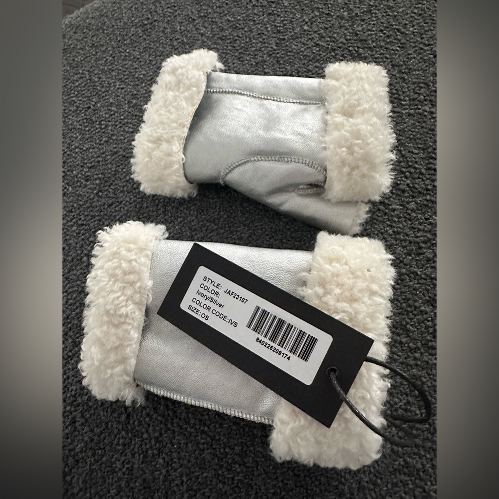 Jocelyn Fingerless Gloves—Silver Metallic with White Shearling